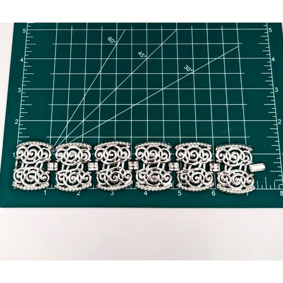 Silver Tone Filigree Bracelet Ornate Vintage Unsigned Fold Over Clasp 7.5" - Picture 8 of 8